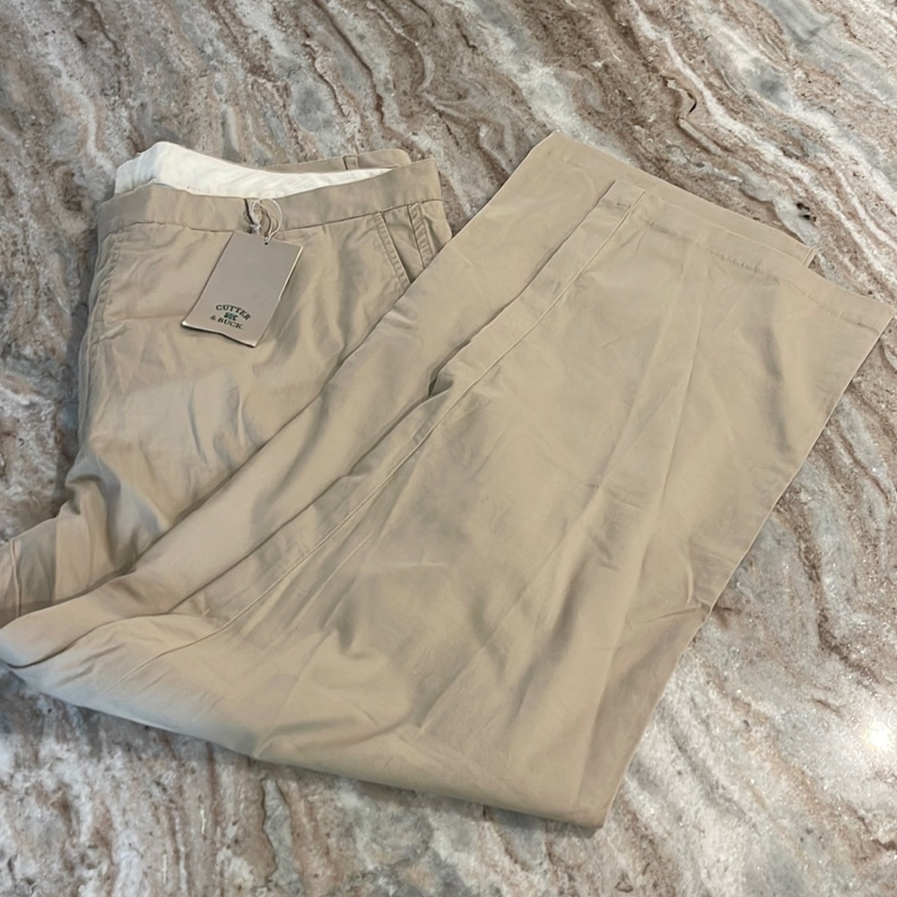 Cutter & Buck NWT 42/30